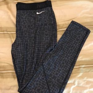 NWOT Nike Leggings